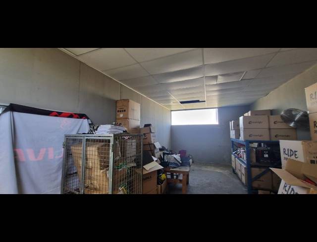 180M² WAREHOUSE TO LET IN AUREUS